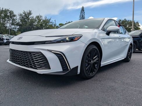 New 2025 Toyota Camry SE w/ Convenience Package FWD image 7