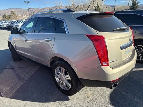 Used 2011 Cadillac SRX Luxury image 4