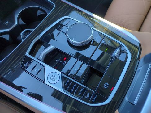 Certified 2025 BMW X7 xDrive40i image 26