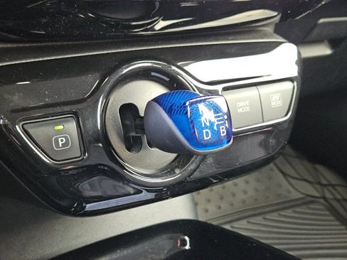 Used 2017 Toyota Prius Three Touring FWD image 11