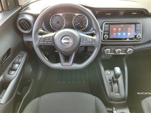 New 2025 Nissan Kicks Play S image 11