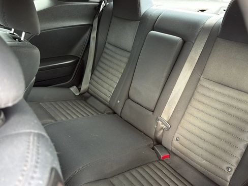 Used 2014 Dodge Challenger SXT RWD image 6