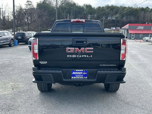 Used 2022 GMC Canyon Denali image 4