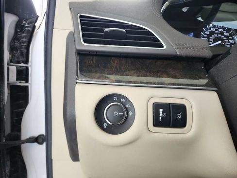 Used 2014 Lincoln MKT FWD image 13