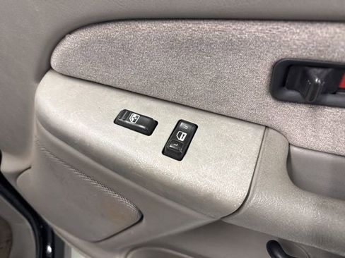 Used 2000 Chevrolet Silverado 1500 LS image 21