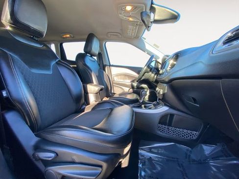 Used 2018 Jeep Compass Latitude w/ Cold Weather Group image 15