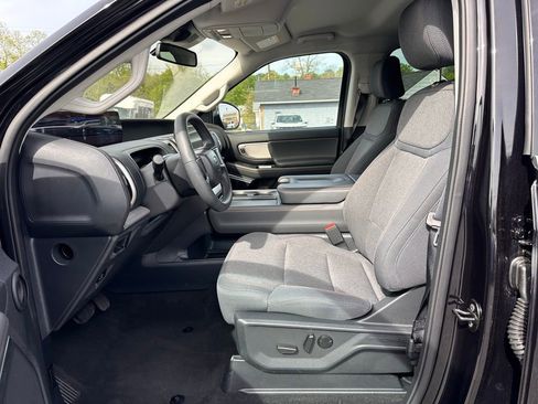 Used 2025 Ford Expedition Active image 12