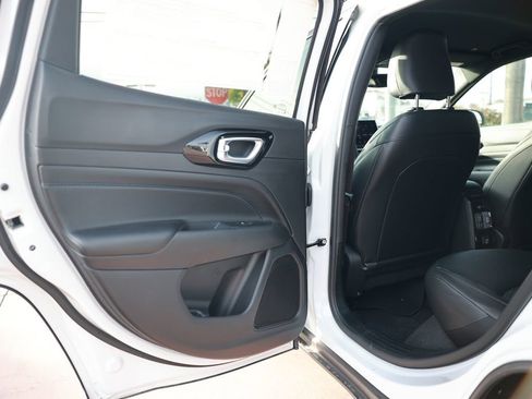 New 2026 Jeep Compass Latitude image 30