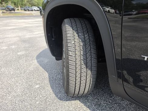 Used 2024 Chevrolet Traverse LT w/ Enhanced Driving Package FWD image 39