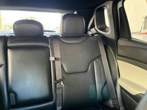 Used 2025 Jeep Compass Limited image 47