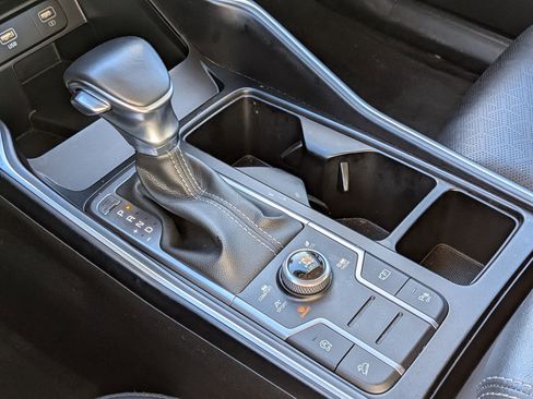 Used 2022 Kia Sorento S image 26