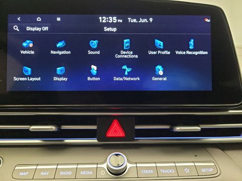 Used 2025 Hyundai Elantra SEL FWD image 25