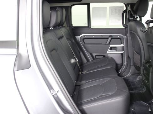 Used 2023 Land Rover Defender 110 S image 29