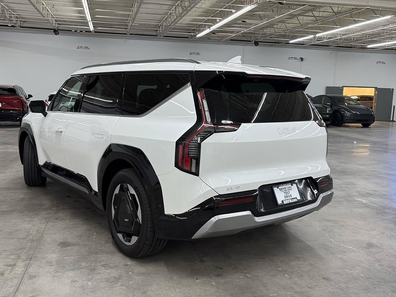 Used 2024 Kia EV9 Land AWD/4WD image 10