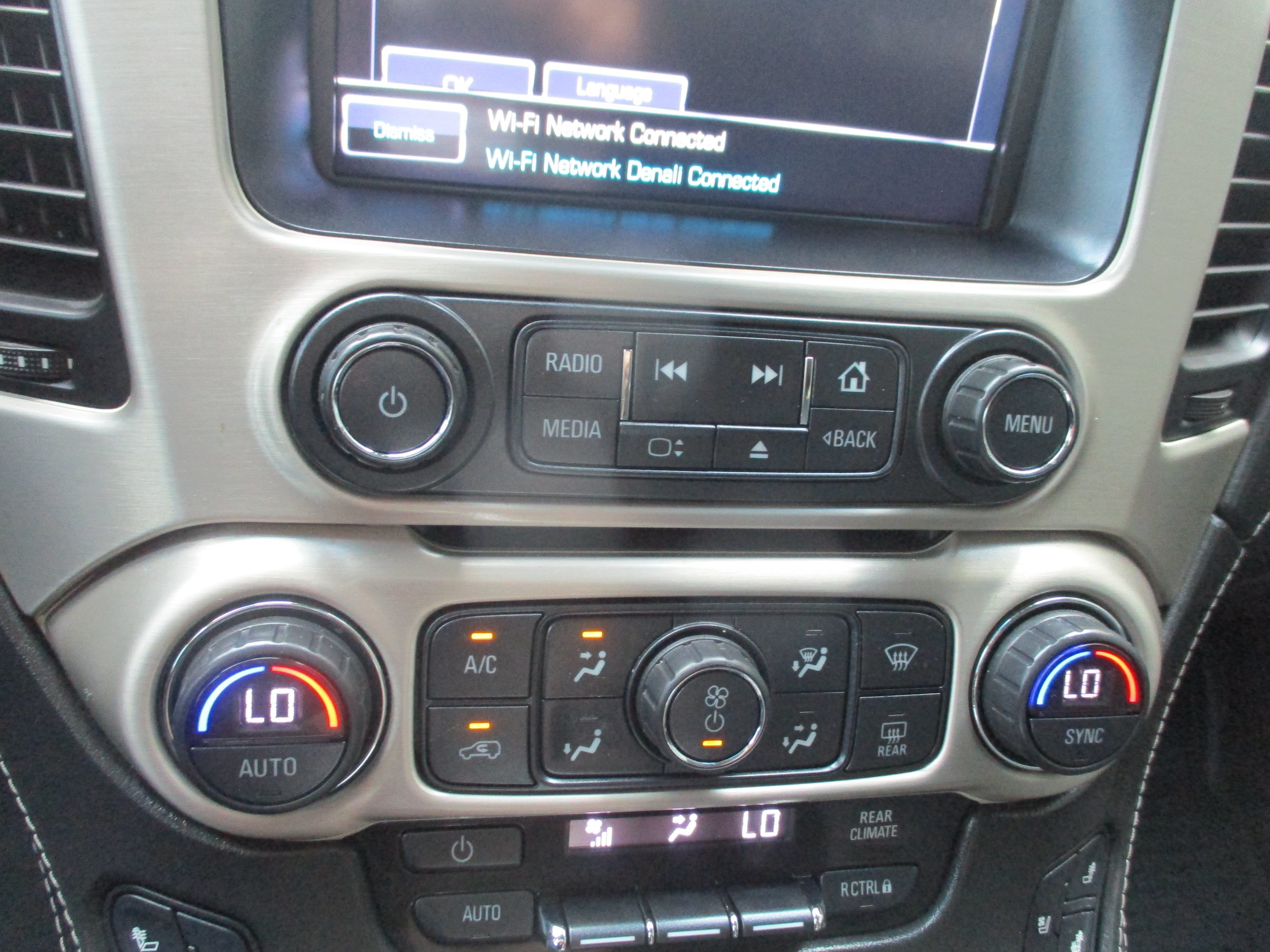 Used 2018 GMC Yukon Denali RWD image 15