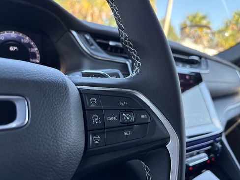 New 2025 Jeep Grand Cherokee Laredo image 17