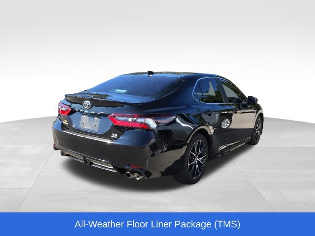 Used 2022 Toyota Camry SE w/ Cold Weather Package AWD/4WD image 2