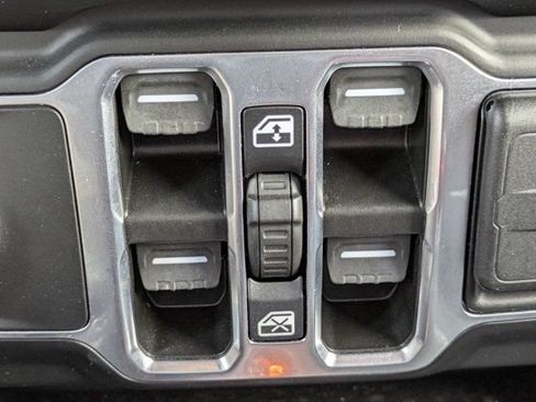 Used 2023 Jeep Wrangler Unlimited Sahara w/ LED Lighting Group AWD/4WD image 23