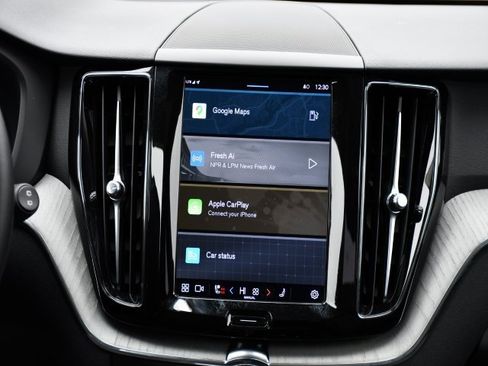 Certified 2025 Volvo XC60 B5 Plus image 26