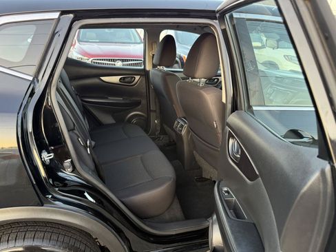 Used 2020 Nissan Rogue Sport S w/ Appearance Package FWD image 11