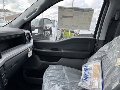 New 2024 Ford F550 4x4 Regular Cab Super Duty image 22