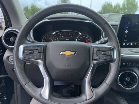 Used 2025 Chevrolet Blazer LT AWD/4WD image 17