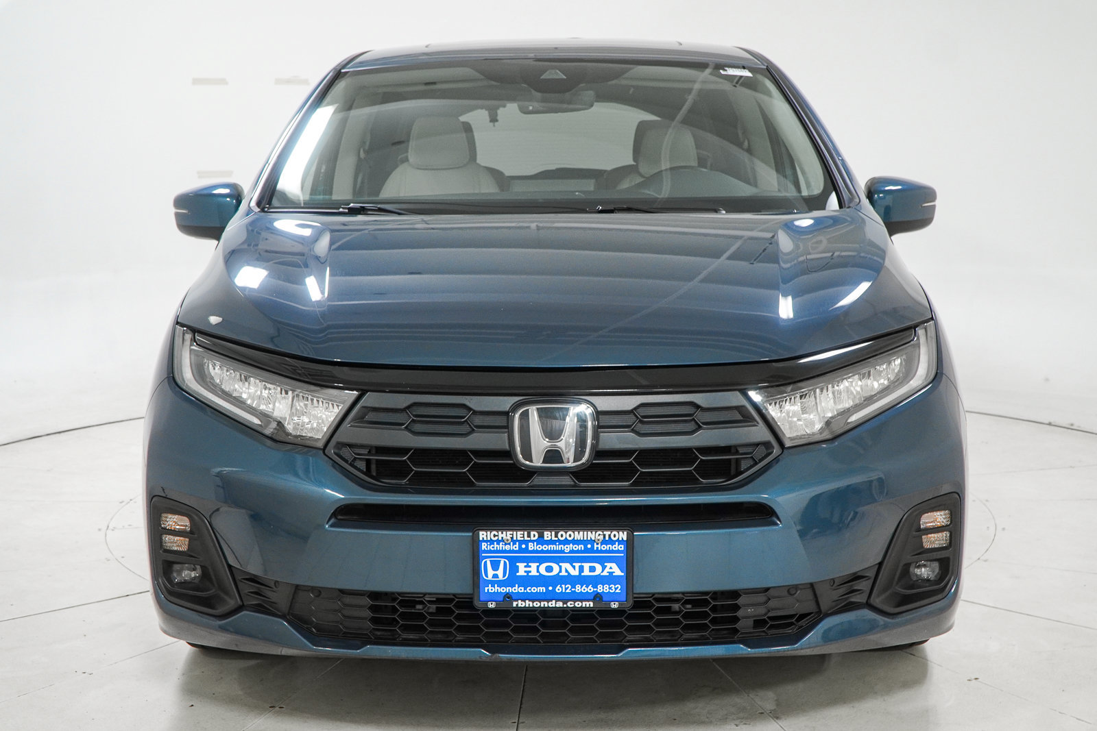 Used 2025 Honda Odyssey EX-L image 3