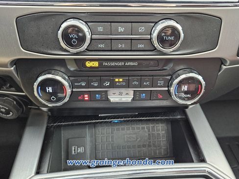 Used 2022 Ford F250 Platinum image 18
