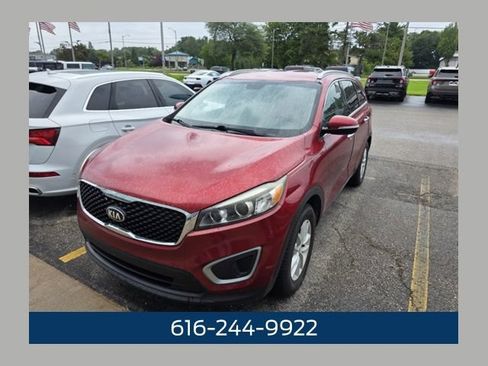Used 2018 Kia Sorento FWD image 1