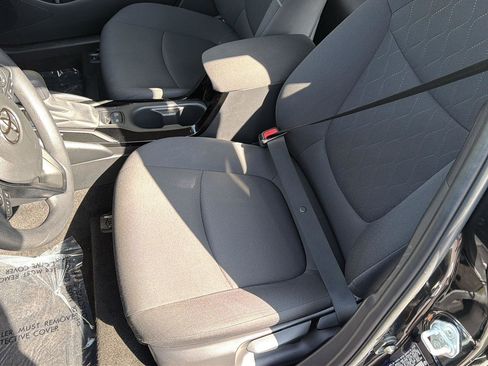 Used 2021 Toyota Corolla LE FWD image 28