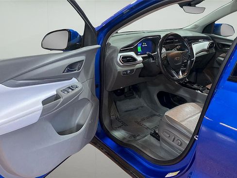 Used 2022 Chevrolet Bolt EUV Premier w/ Sun & Sound Package image 9
