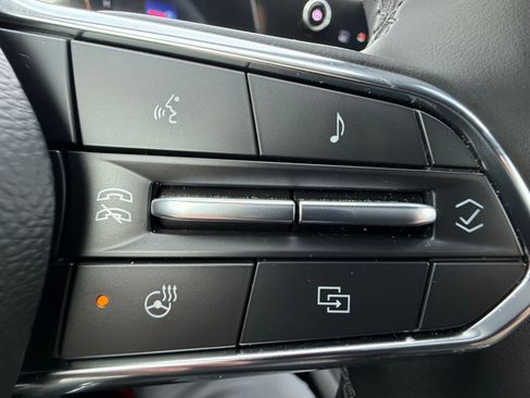 Used 2026 Chevrolet Equinox LT w/ Convenience Package II image 32