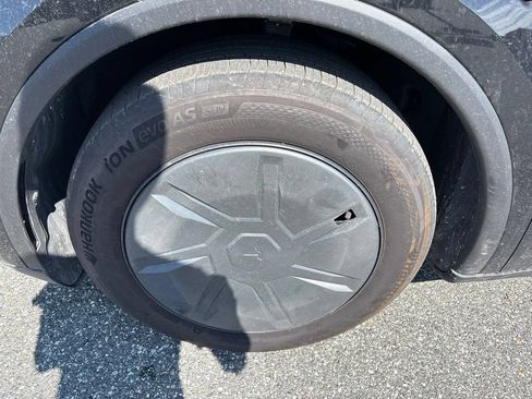 Used 2026 Tesla Model Y 2WD image 10