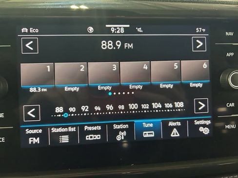 Used 2022 Volkswagen Taos SEL w/ Panoramic Sunroof Package AWD/4WD image 6