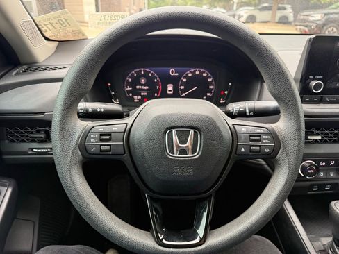 Used 2023 Honda Accord EX image 11
