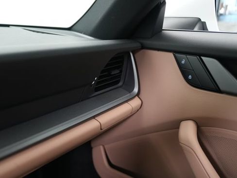 Certified 2023 Porsche 911 Carrera RWD image 39