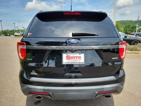 Used 2018 Ford Explorer XLT w/ Equipment Group 202A AWD/4WD image 28