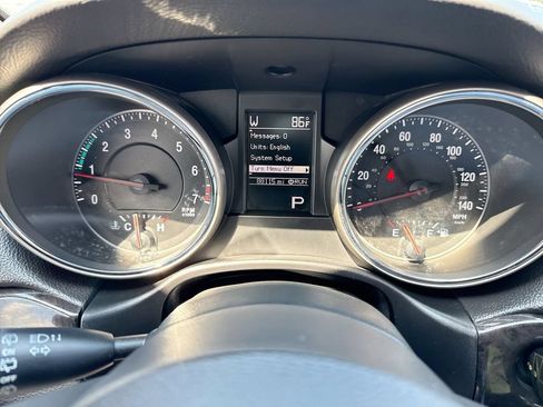 Used 2012 Jeep Grand Cherokee Laredo w/ Laredo E Group AWD/4WD image 15