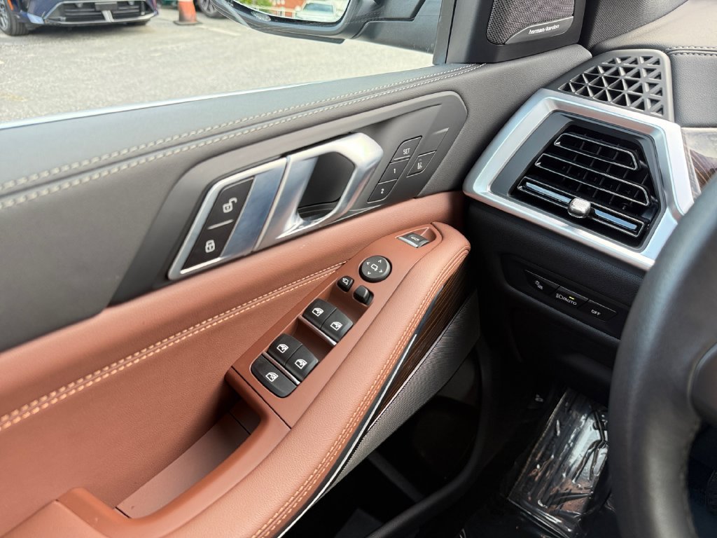 Used 2026 BMW X5 xDrive40i AWD/4WD image 30