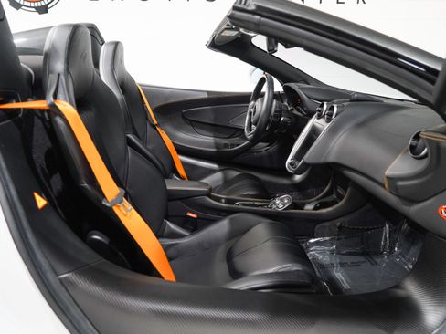 Used 2020 McLaren 600LT Spider RWD image 16