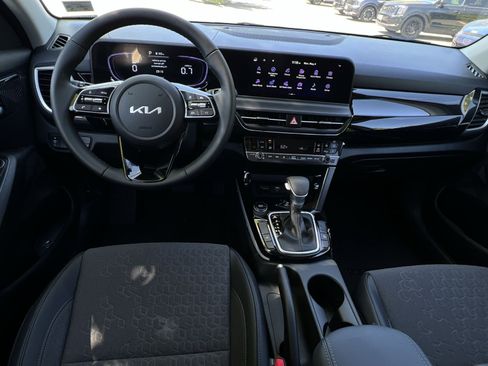 New 2026 Kia Seltos S FWD image 35