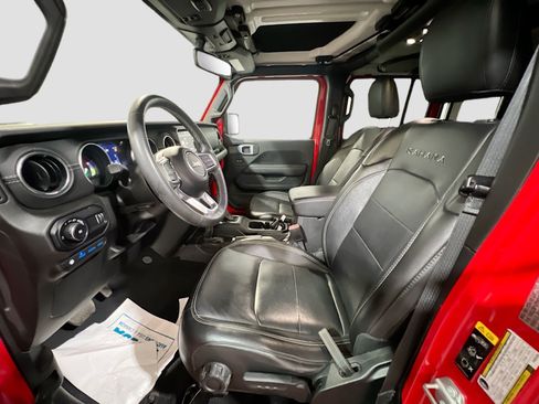 Used 2023 Jeep Wrangler Unlimited Sahara AWD/4WD image 15