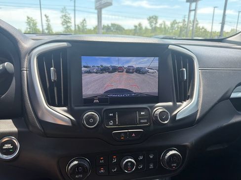 Used 2022 GMC Terrain SLT w/ LPO, Floor Liner Package AWD/4WD image 23