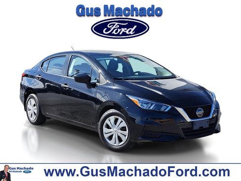 Used 2021 Nissan Versa S image 1