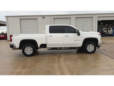 Used 2025 Chevrolet Silverado 2500 LTZ w/ LTZ Convenience Package image 9