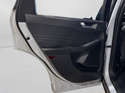 Used 2025 Ford Escape Platinum image 38