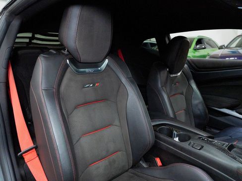 Used 2018 Chevrolet Camaro ZL1 RWD image 28