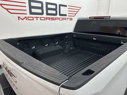 Used 2020 GMC Sierra 1500 Elevation RWD image 11
