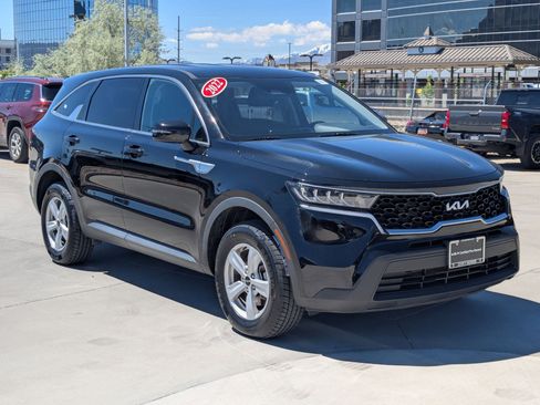 Used 2022 Kia Sorento LX AWD/4WD image 7