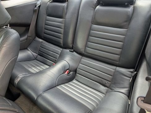 Used 2014 Ford Mustang Coupe RWD image 9